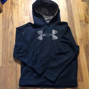 Under Armour sweatshirt